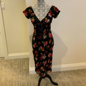 Gorgeous Bettie Page lace overlay dress. Size small